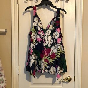 Ladies Swimsuit Top.  New with tags, Size 14 w.